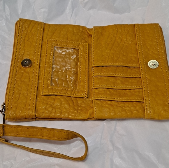 Steve Madden Wristlet Wallet EUC PRE-OWNED - Picture 8 of 10